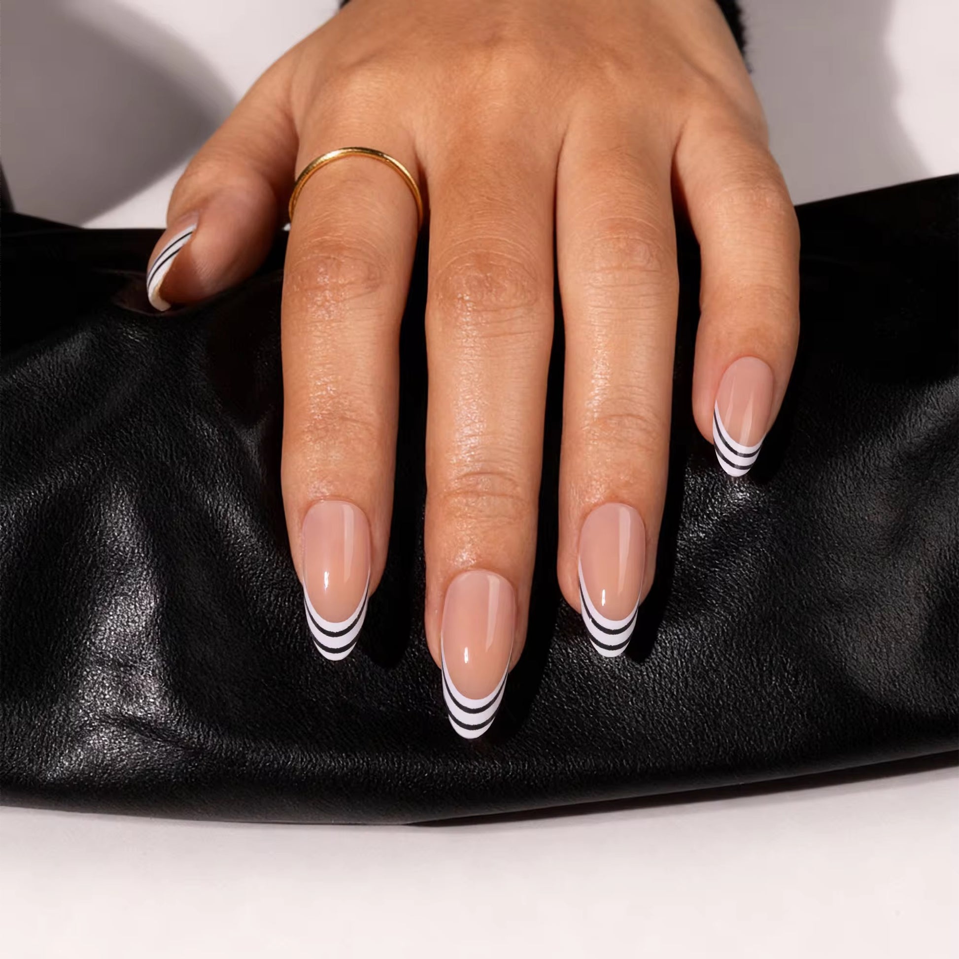Minimalist Lines nails on hand